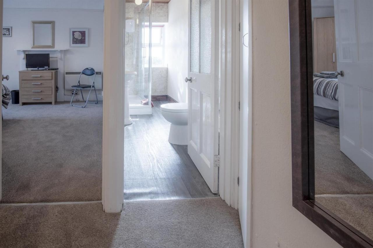 Dragons Den - 2 Bedroom Apartment - Tenby Exteriör bild