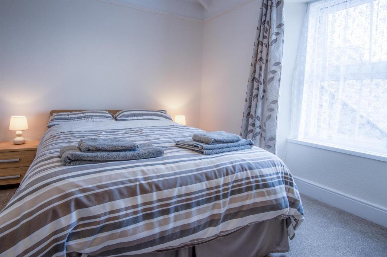 Dragons Den - 2 Bedroom Apartment - Tenby Exteriör bild